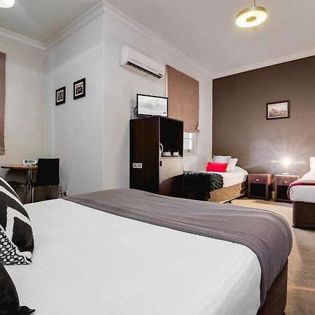 Royal Hotel Гимпи Экстерьер фото